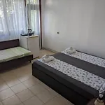 цвета בית הארחה סינמורץ