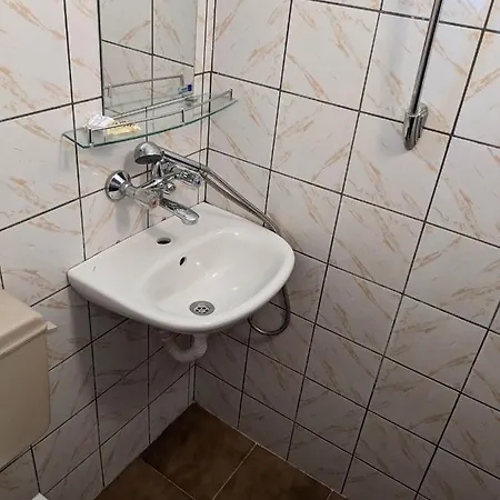 Penzion цвета Sinemorec