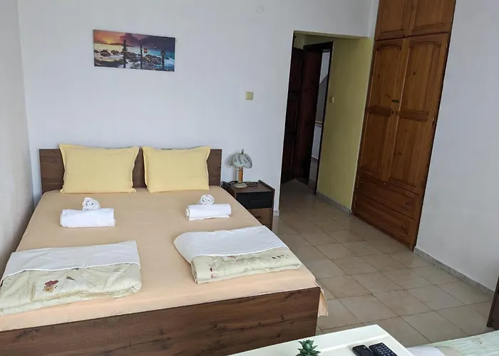 Къща за гости цвета Синеморец