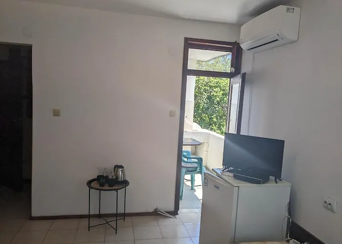 цвета Къща за гости 3*