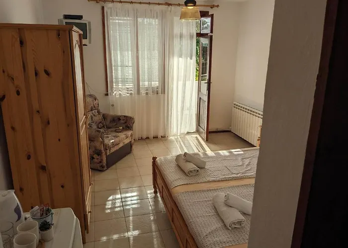 цвета Къща за гости Синеморец